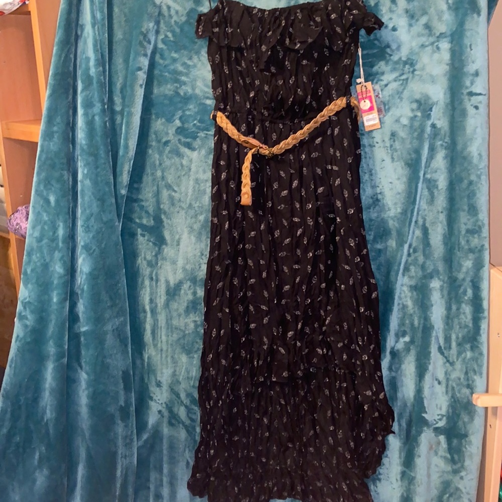 BUNDLE DISCOUNTS! Ladies Medium Ardene high-low dress black with feather print